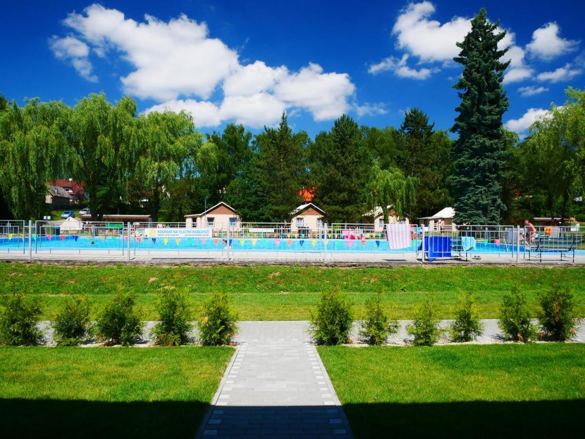 Hotel Camping Roznov Rožnov pod Radhoštěm Esterno foto