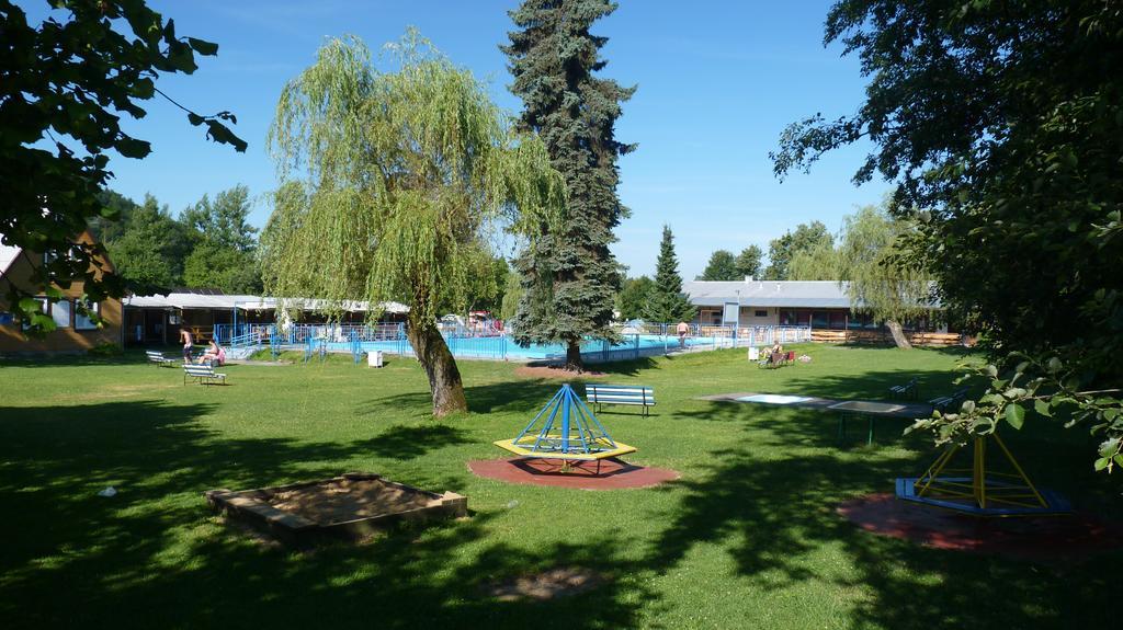 Hotel Camping Roznov Rožnov pod Radhoštěm Esterno foto