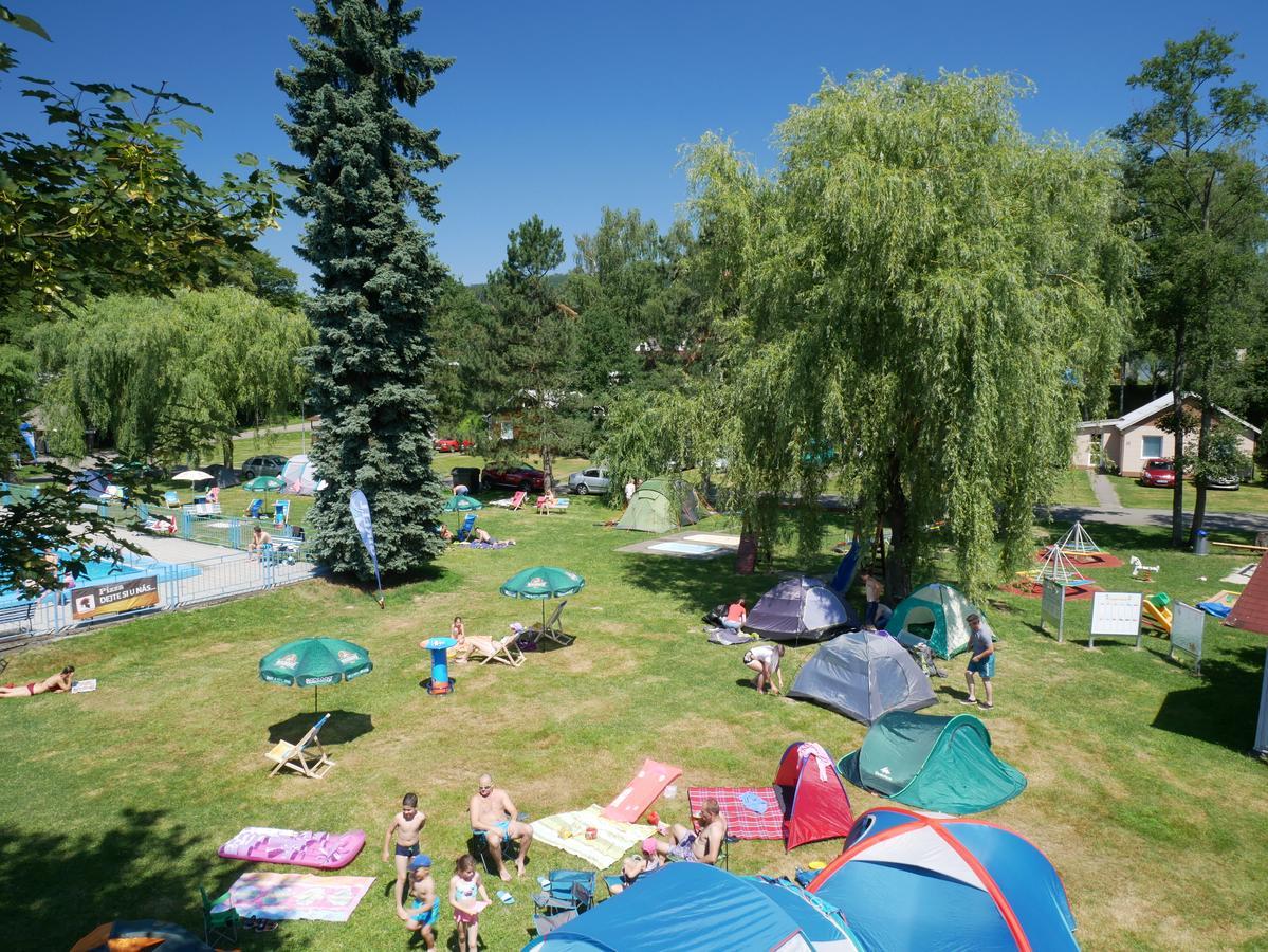 Hotel Camping Roznov Rožnov pod Radhoštěm Esterno foto